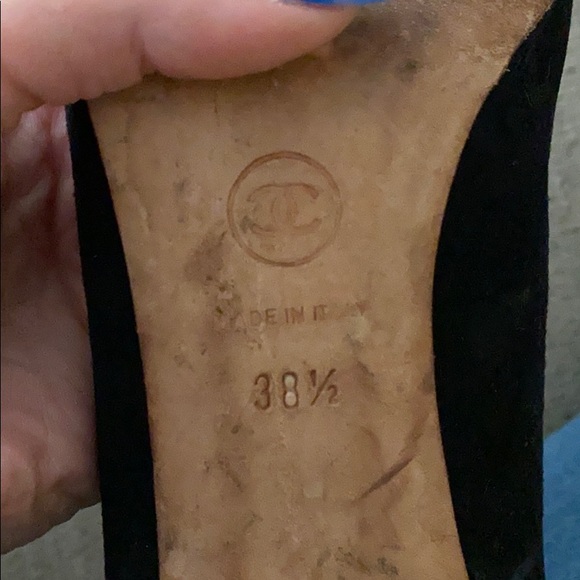 Chanel size 38 1/2 or size 8 vintage heels - Picture 2 of 7